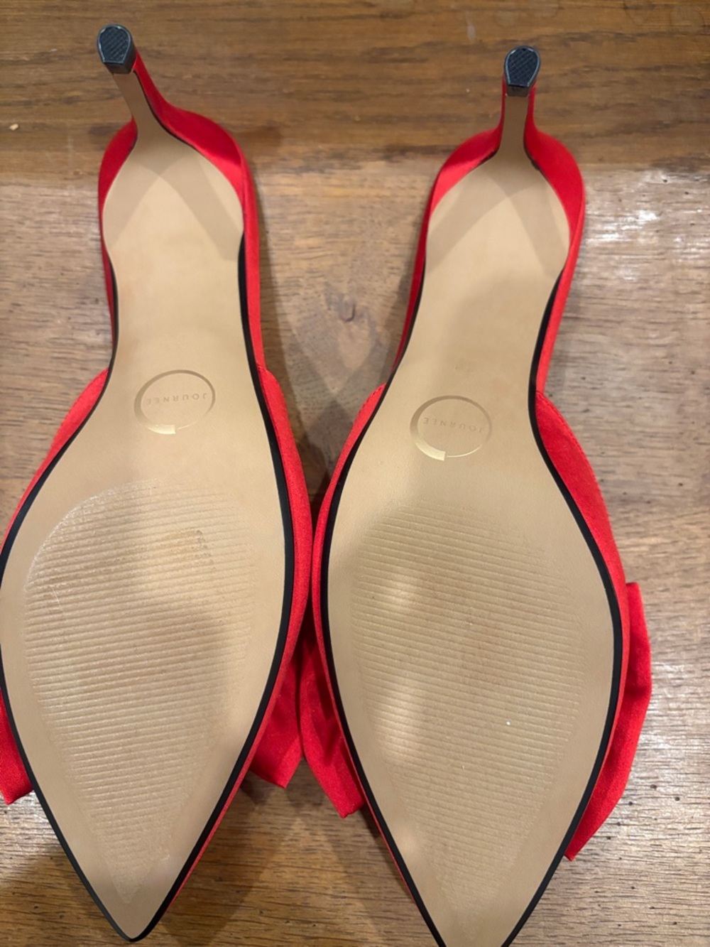 Journee Collection Red Bow Pointed Toe Heels - Picture 5 of 5